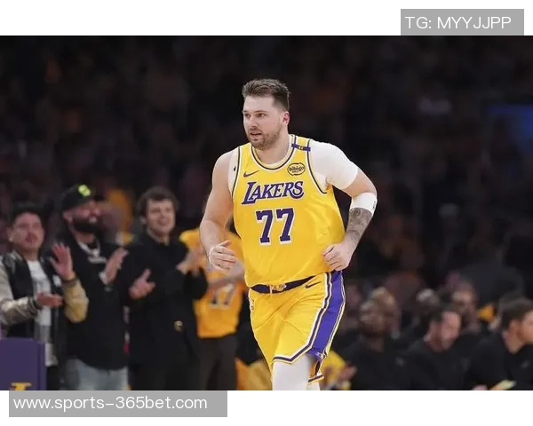 东契奇谈投篮选择:在理性与激情之间寻求最佳平衡 东契奇谈投篮选择:在理性与激情之间寻求最佳平衡