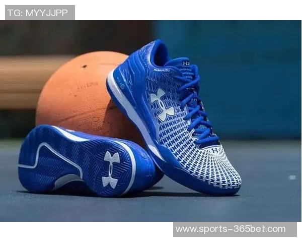 库里分享球鞋广告拍摄趣事并为新款球鞋热情打Call