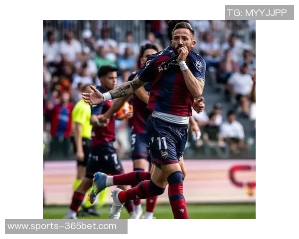 西乙联赛竞争加剧拉科与桑坦德双雄领跑冲甲形势愈发紧张