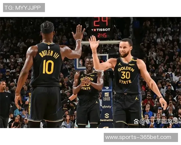 科尔谈球队现状:缺乏库追配合与巴特勒单打的平衡感 科尔谈球队现状:缺乏库追配合与巴特勒单打的平衡感