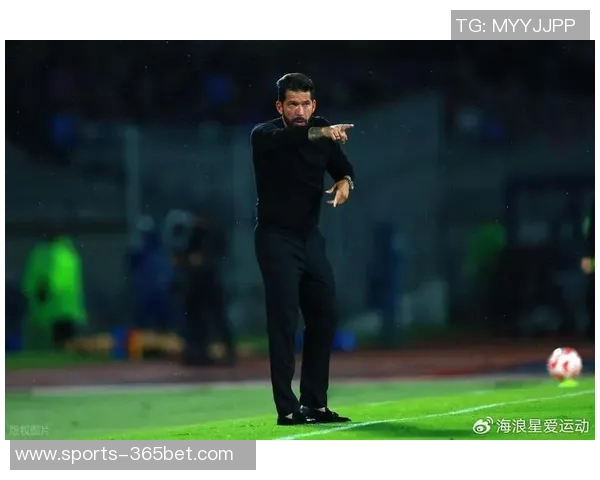 三镇新任主帅莫拉强调稳固防守基础细节打磨助力球队提升竞争力